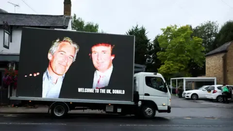 Four Detentions Carried Out Following Trump and Epstein Images Projected on Royal Castle